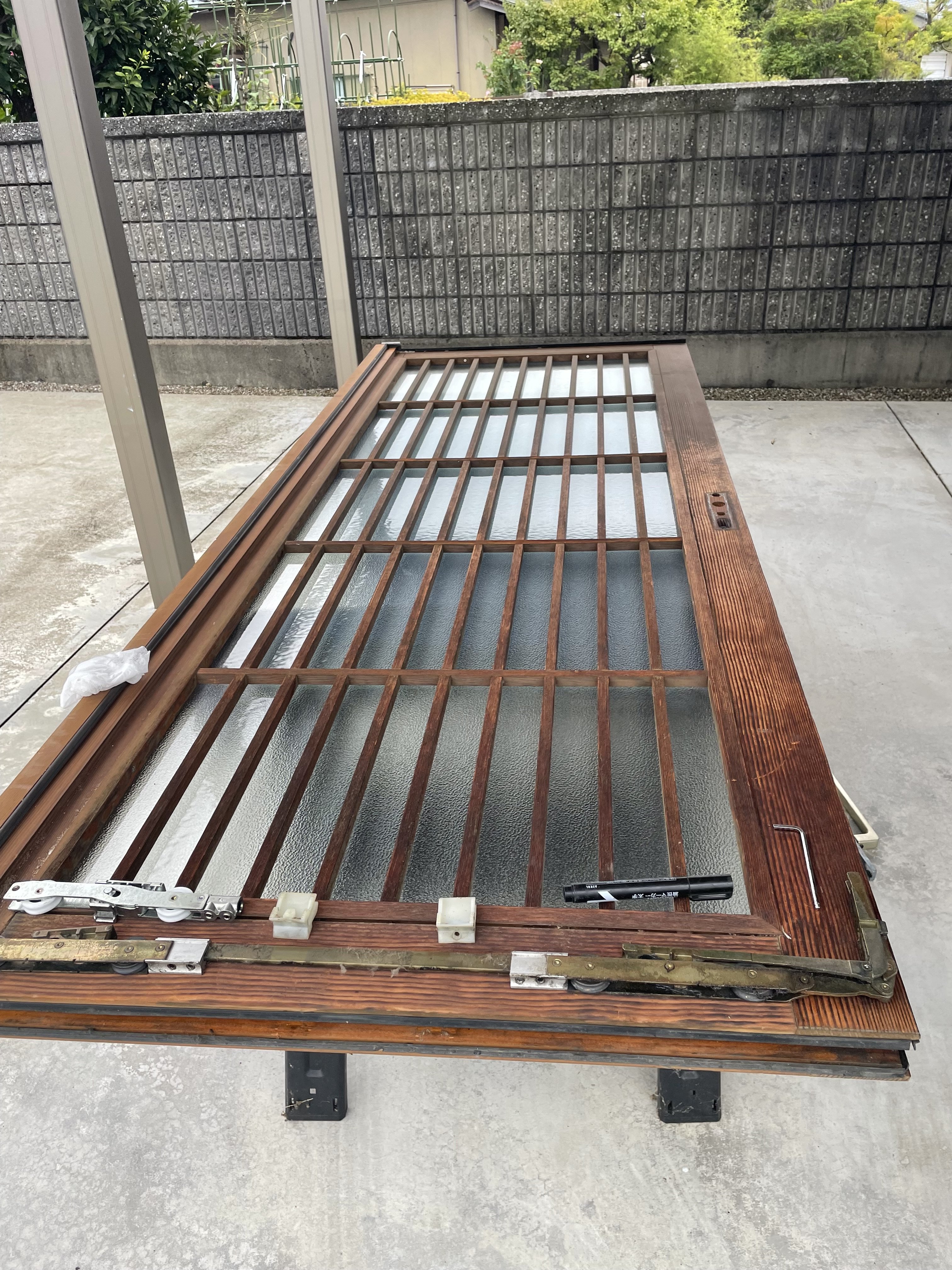 福井県福井市のヘーベシーベ玄関引戸の金物交換